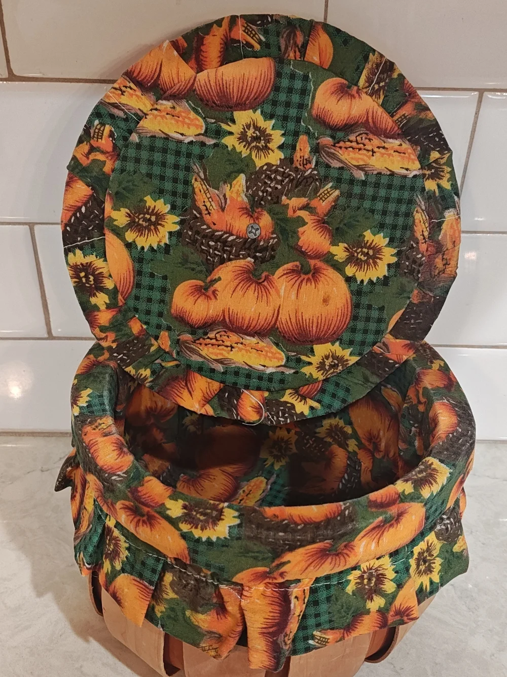Vtage Longaberger 1997 Pumpkin Basket with Liner, prot, & Lid,  Diameter Opening